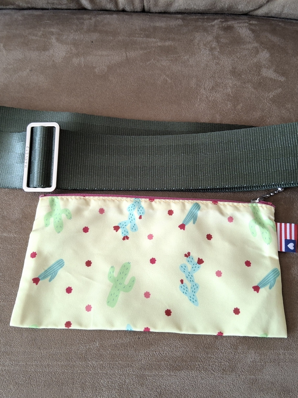 Harvey's Seatbelt Army Green Click and Carry Plus Small Cactus Pouch